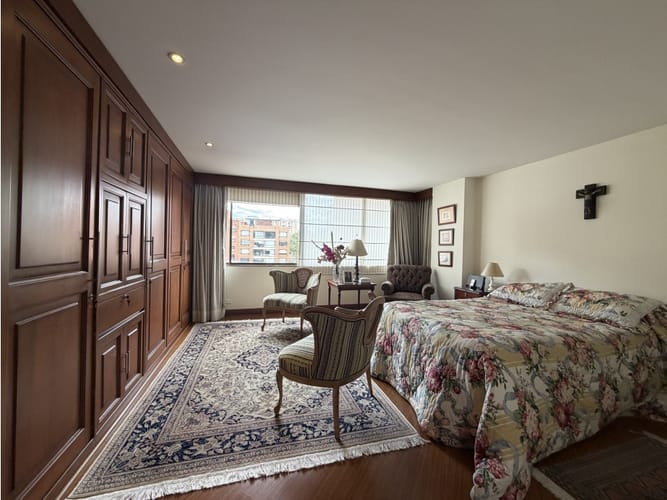 Apartamento de 3 alcobas en venta en El Retiro, Bogotá, 262 m² · foto 12 de 21