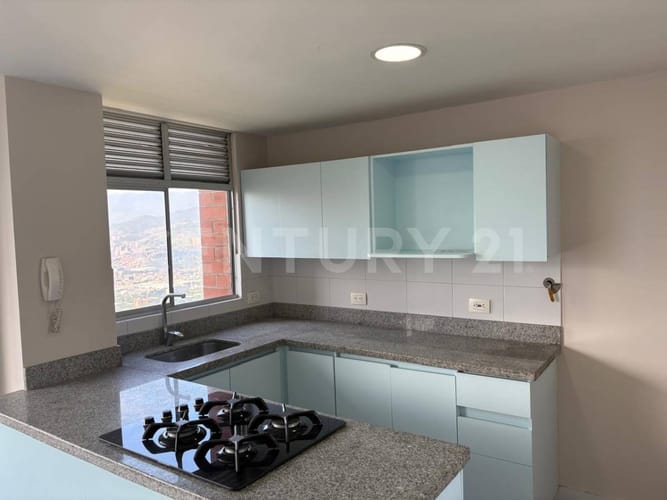Apartamento de 2 alcobas en venta en Alejandria, Medellín, 74 m² · foto 2 de 21