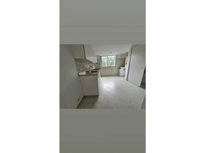Apartamento de 3 alcobas en venta en Bosques De Zuñiga, Medellín, 100 m² · foto 3 de 8
