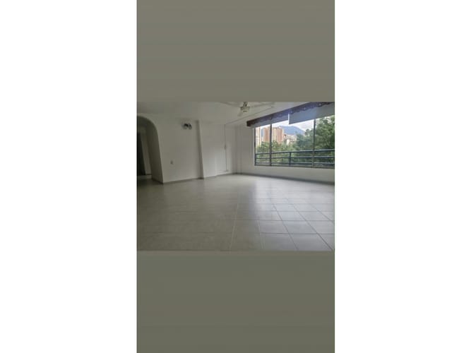 Apartamento de 3 alcobas en venta en Bosques De Zuñiga, Medellín, 100 m² · foto 4 de 8