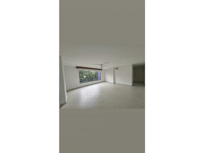 Apartamento de 3 alcobas en venta en Bosques De Zuñiga, Medellín, 100 m² · foto 5 de 8