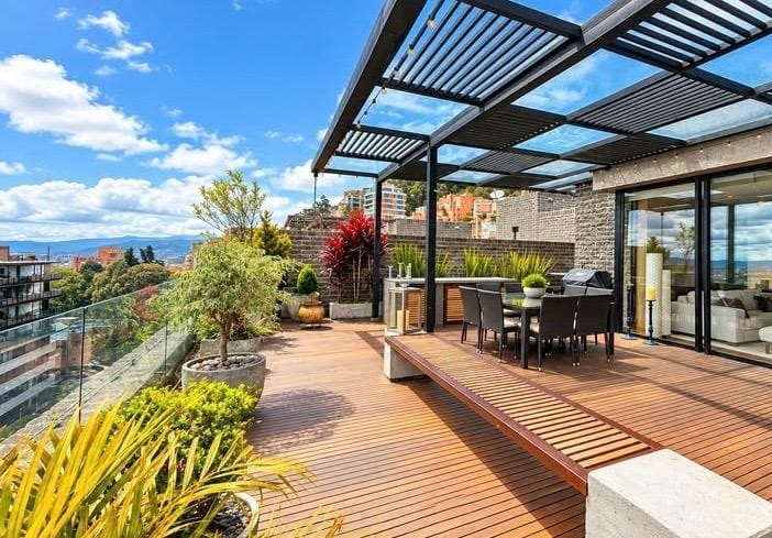 Apartamento de 3 alcobas en arriendo en Los Rosales, Bogotá, 400 m² · foto 2 de 9