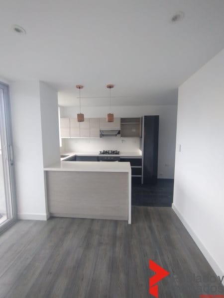 Apartamento de 1 alcoba en arriendo en Los Balsos, Medellín, 97 m² · foto 4 de 8