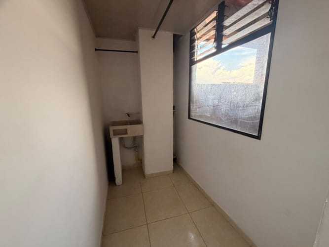 Apartamento de 2 alcobas en arriendo en Andalucia, Medellín, 80 m² · foto 10 de 11