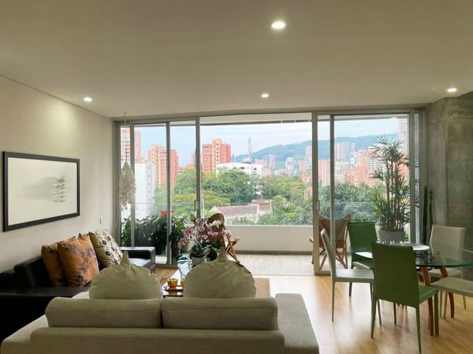 Apartamento de 2 alcobas en venta en El Poblado, Medellín, 143 m² · foto 3 de 16