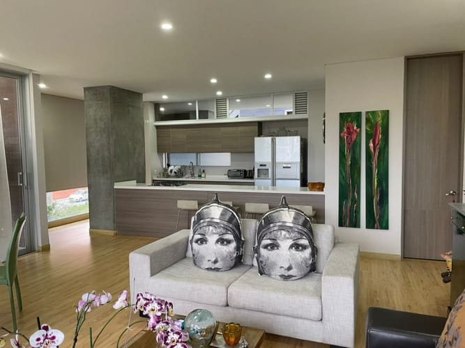 Apartamento de 2 alcobas en venta en El Poblado, Medellín, 143 m² · foto 5 de 16