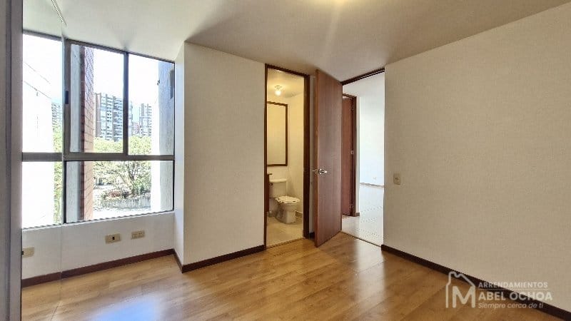 Apartamento de 2 alcobas en arriendo en Loma El Atravesado, Envigado, 80 m² · foto 10 de 17