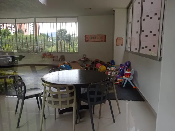 Apartamento de 2 alcobas en venta en Monteazul, Sabaneta, 68 m² · foto 22 de 24