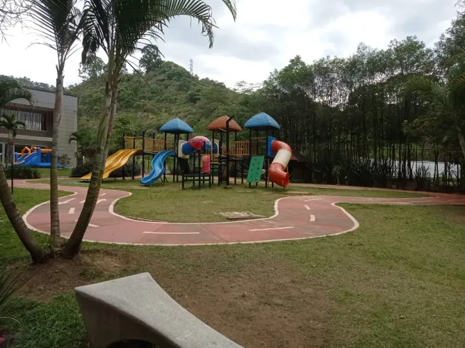 Apartamento de 2 alcobas en venta en Monteazul, Sabaneta, 68 m² · foto 24 de 24