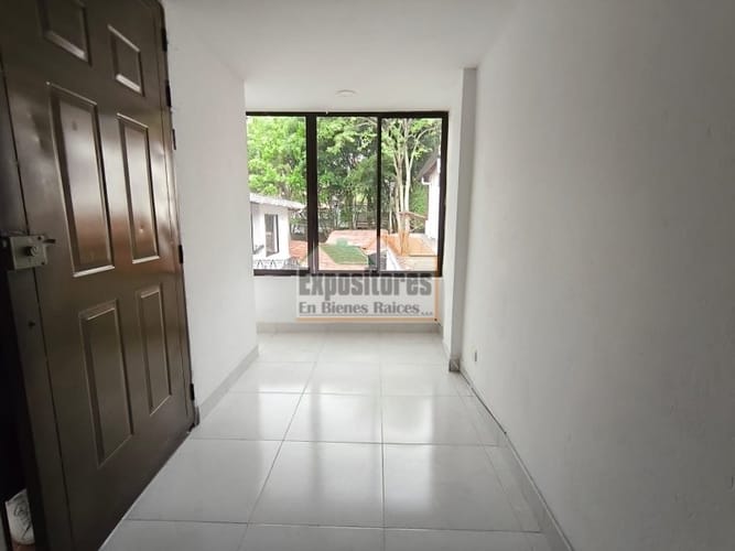 Apartamento de 3 alcobas en arriendo en San Lucas, Medellín, 61 m² · foto 2 de 16