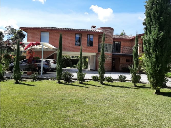 Casa de 3 alcobas en arriendo en Llano Grande, Rionegro, 390 m² · foto 14 de 14