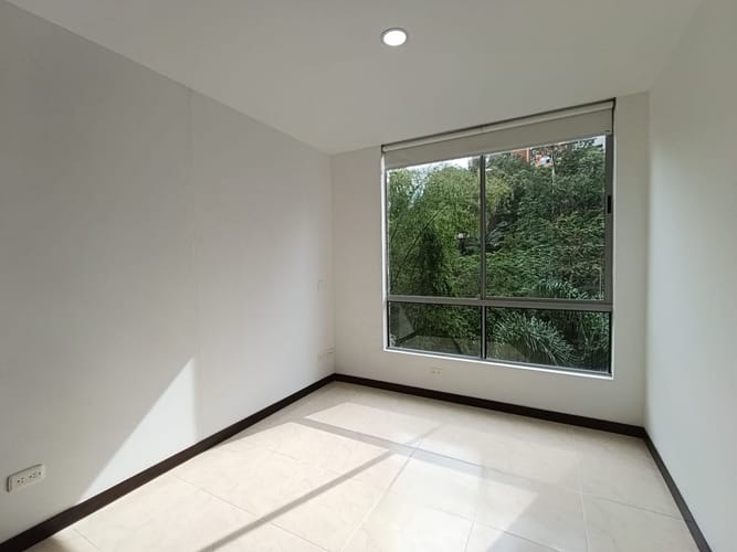 Apartamento de 3 alcobas en arriendo en Cumbres, Envigado, 120 m² · foto 4 de 11