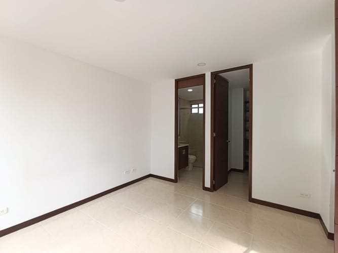 Apartamento de 3 alcobas en arriendo en Cumbres, Envigado, 120 m² · foto 8 de 11