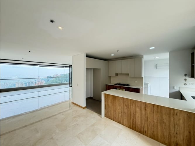 Apartamento en arriendo en El Poblado, Medellín, 170 m² · foto 4 de 24