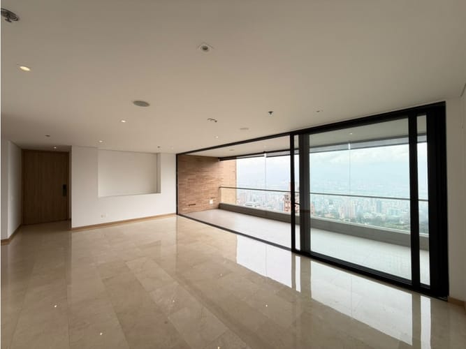 Apartamento en arriendo en El Poblado, Medellín, 170 m² · foto 9 de 24