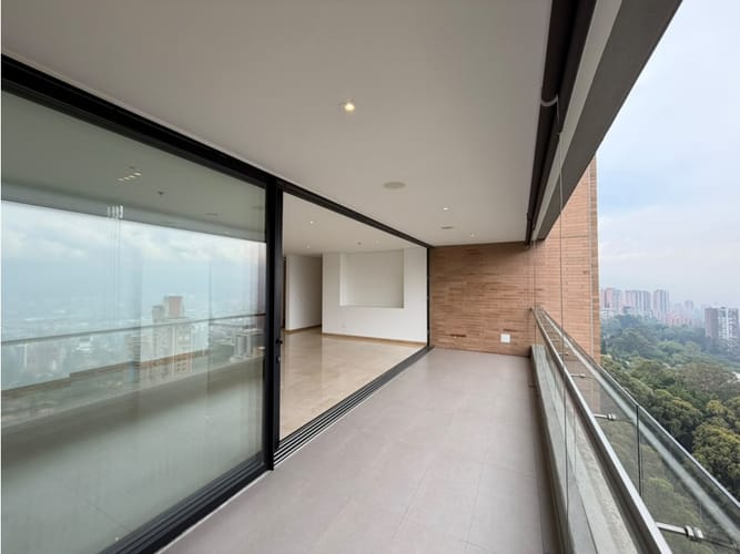 Apartamento en arriendo en El Poblado, Medellín, 170 m² · foto 14 de 24