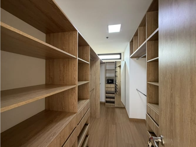 Apartamento en arriendo en El Poblado, Medellín, 170 m² · foto 19 de 24