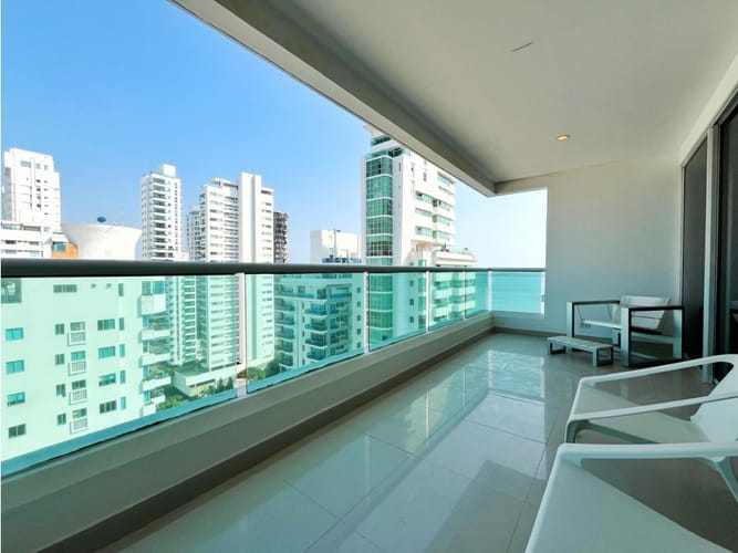 Apartamento de 2 alcobas en arriendo en Castillogrande, Cartagena, 104 m² · foto 2 de 12
