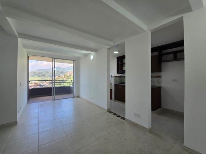 Apartamento de 3 alcobas en venta en Viviendas Del Sur, Medellín, 64 m² · foto 2 de 18