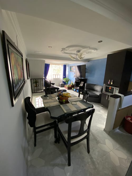Casa de 8 alcobas en venta en Alcala, Bogotá, 132 m² · foto 3 de 12