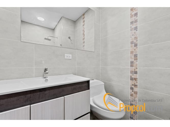 Casa de 6 alcobas en venta en El Batán, Bogotá, 350 m² · foto 5 de 13