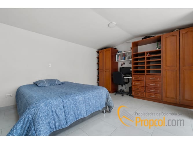 Casa de 6 alcobas en venta en El Batán, Bogotá, 350 m² · foto 7 de 13