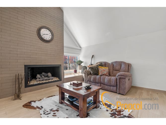 Casa de 6 alcobas en venta en El Batán, Bogotá, 350 m² · foto 8 de 13