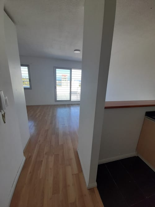 Exclusivo Monoambiente Penthouse en Parque Rodó: Terraza Panorámica, Parrillero Privado y Opción a Garage · Photo 2