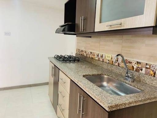 Apartamento de 2 alcobas en arriendo en Campo Valdes No.1, Medellín, 65 m² · foto 4 de 14