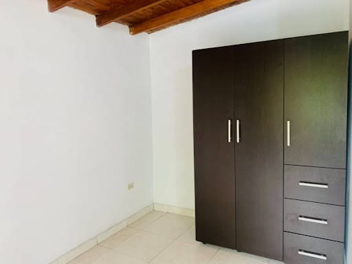 Apartamento de 2 alcobas en arriendo en Campo Valdes No.1, Medellín, 65 m² · foto 5 de 14