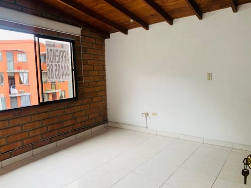 Apartamento de 2 alcobas en arriendo en Campo Valdes No.1, Medellín, 65 m² · foto 8 de 14