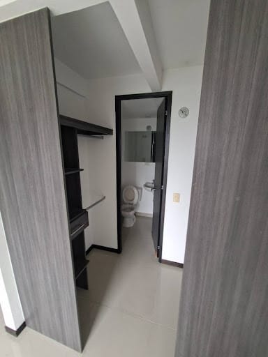 Apartamento de 3 alcobas en arriendo en Rodeo Alto, Medellín, 68 m² · foto 5 de 18