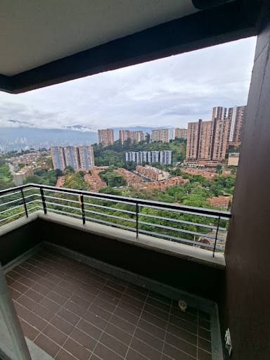Apartamento de 3 alcobas en arriendo en Rodeo Alto, Medellín, 68 m² · foto 13 de 18