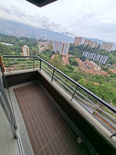Apartamento de 3 alcobas en arriendo en Rodeo Alto, Medellín, 68 m² · foto 14 de 18
