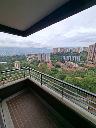 Apartamento de 3 alcobas en arriendo en Rodeo Alto, Medellín, 68 m² · foto 15 de 18