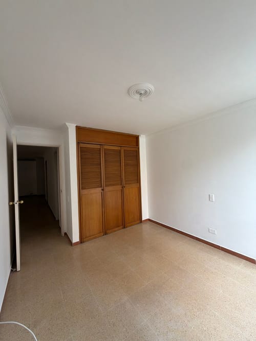 Apartamento de 4 alcobas en arriendo en Suramericana, Medellín, 114 m² · foto 5 de 15