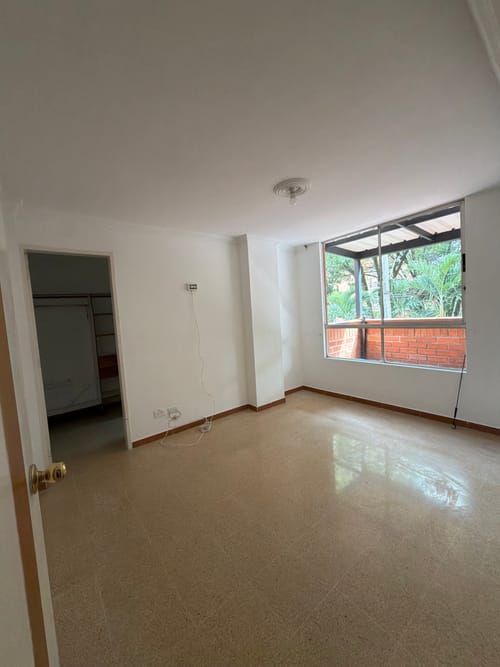 Apartamento de 4 alcobas en arriendo en Suramericana, Medellín, 114 m² · foto 9 de 15