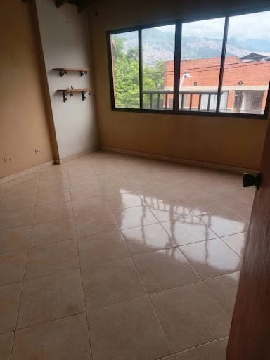 Casa de 4 alcobas en arriendo en Cordoba, Medellín, 110 m² · foto 22 de 24