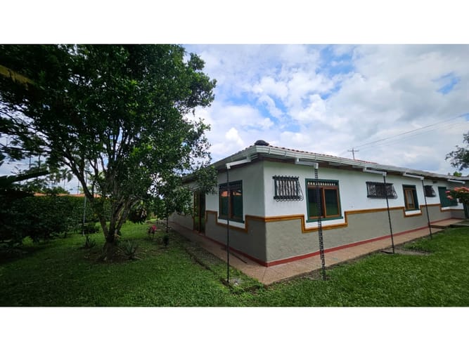 Casa de 4 alcobas en arriendo en Vía El Caimo, Armenia, 414 m² · foto 6 de 24