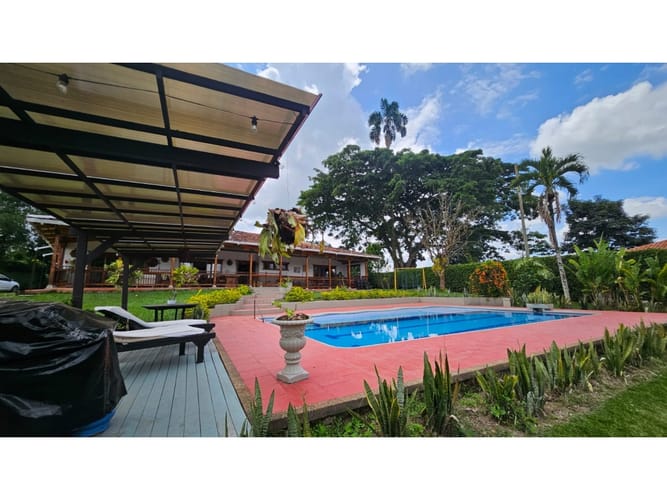 Casa de 4 alcobas en arriendo en Vía El Caimo, Armenia, 414 m² · foto 11 de 24