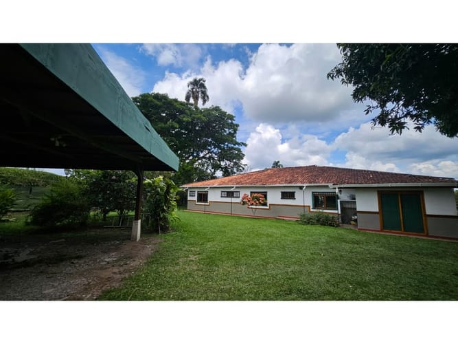 Casa de 4 alcobas en arriendo en Vía El Caimo, Armenia, 414 m² · foto 12 de 24