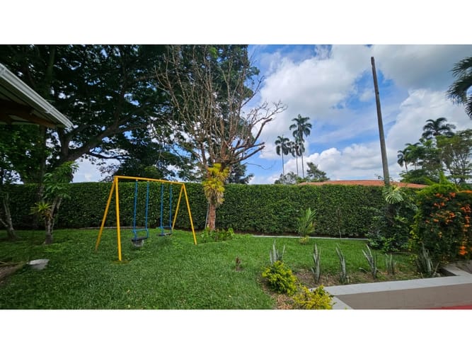 Casa de 4 alcobas en arriendo en Vía El Caimo, Armenia, 414 m² · foto 13 de 24