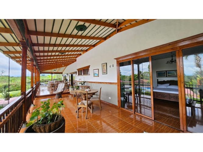 Casa de 4 alcobas en arriendo en Vía El Caimo, Armenia, 414 m² · foto 18 de 24