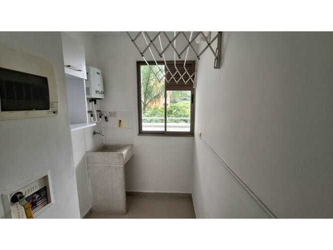 Apartamento de 3 alcobas en arriendo en Niquia, Bello, 71 m² · foto 2 de 20