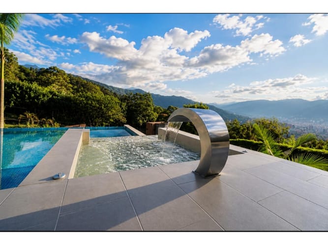 Casa de 9 alcobas en venta en Loma Del Chocho, Envigado, 850 m² · foto 7 de 24
