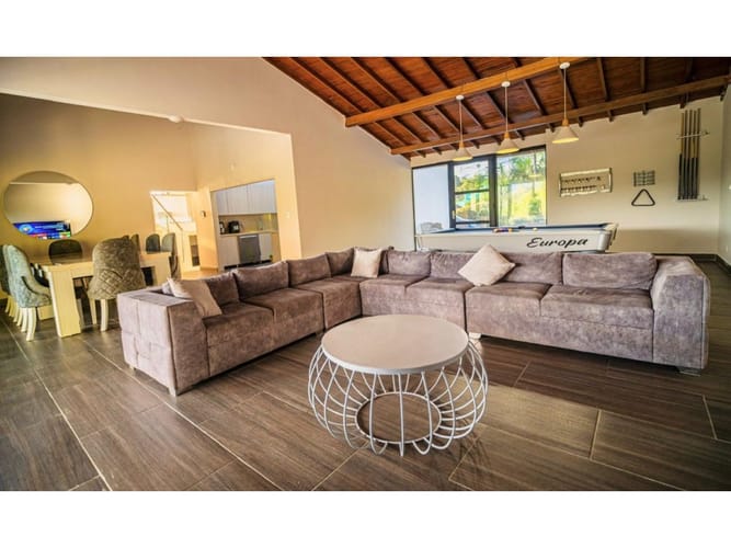 Casa de 9 alcobas en venta en Loma Del Chocho, Envigado, 850 m² · foto 11 de 24