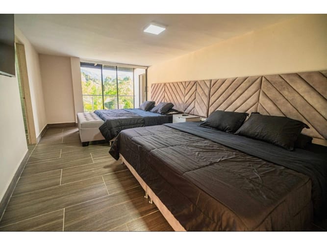 Casa de 9 alcobas en venta en Loma Del Chocho, Envigado, 850 m² · foto 14 de 24