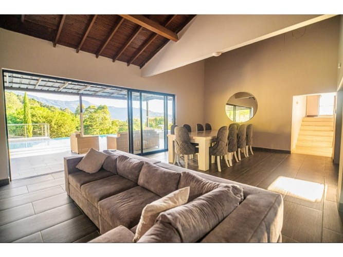 Casa de 9 alcobas en venta en Loma Del Chocho, Envigado, 850 m² · foto 19 de 24