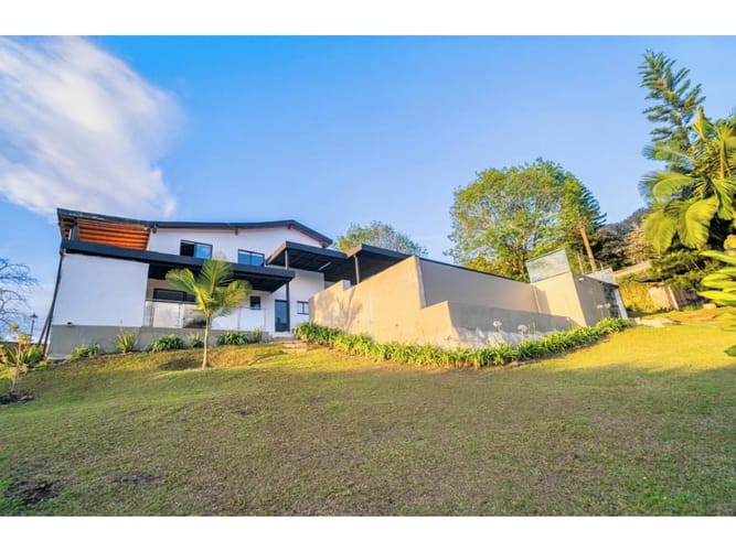 Casa de 9 alcobas en venta en Loma Del Chocho, Envigado, 850 m² · foto 20 de 24