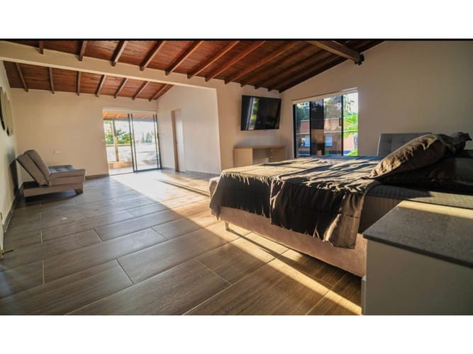 Casa de 9 alcobas en venta en Loma Del Chocho, Envigado, 850 m² · foto 21 de 24